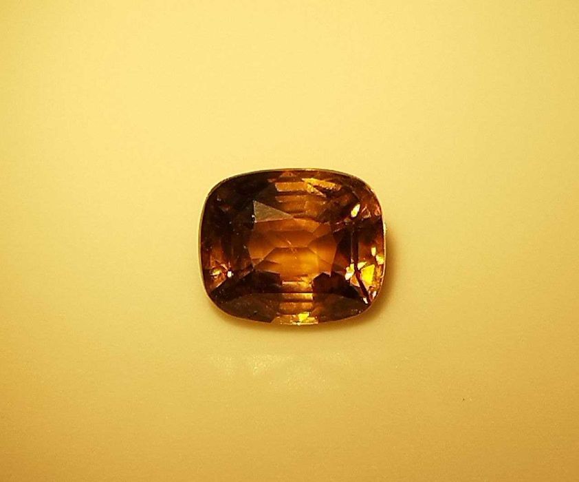 Рядък александрит с драматично променящ се цвят 1.52кт.!Сертифициран!