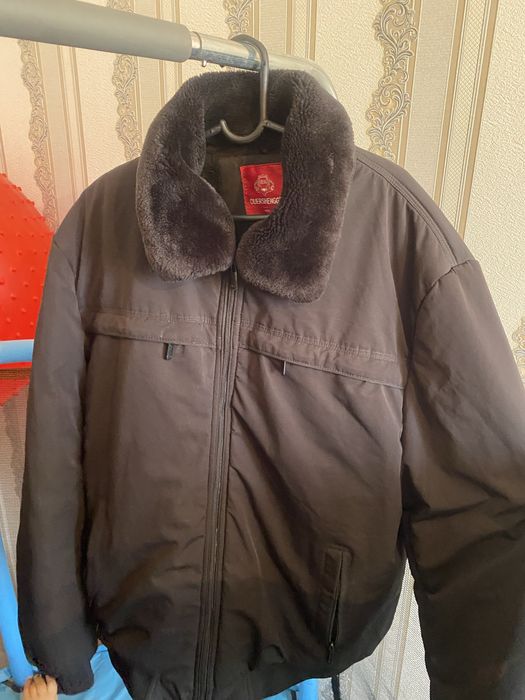 Мужской куртка сатылады 12мың. Размеры 60 , цветы қара