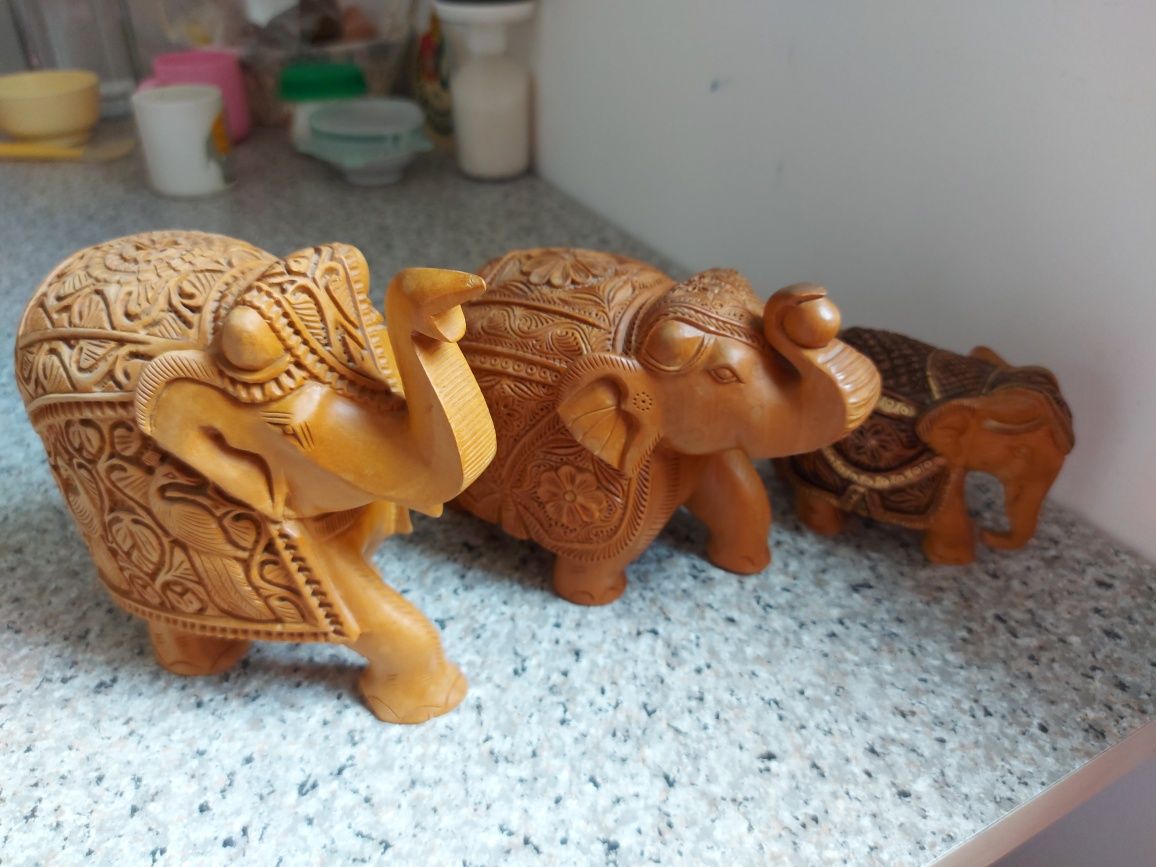 Слоны из Индии дерево