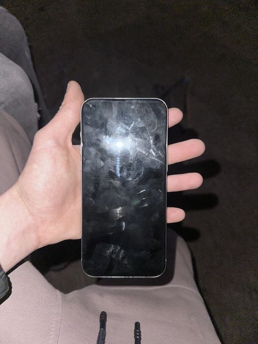 Vând iphone 13 pro max materie 100%