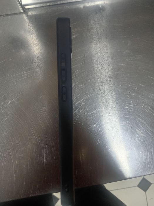 holati yaxshi telifon sotiladi narx kelishamiz