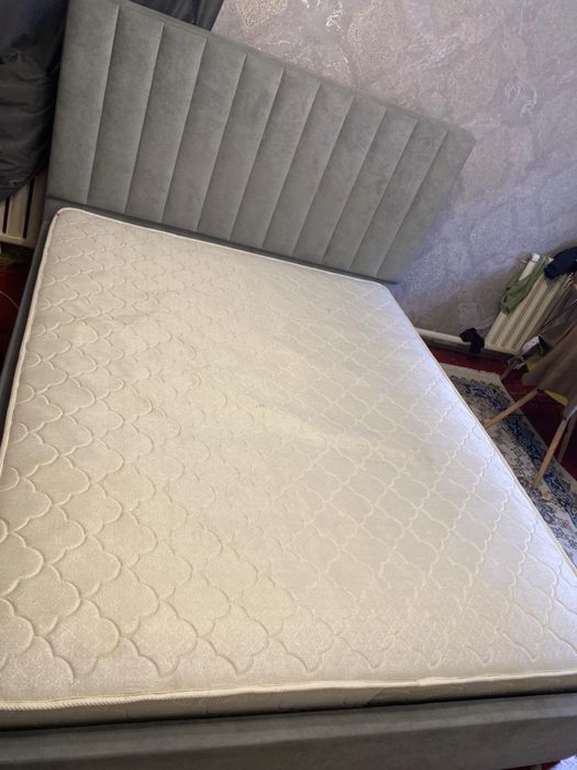 Спальная кровать