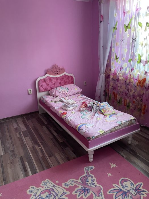Pat fetite roz cu tot cu saltea