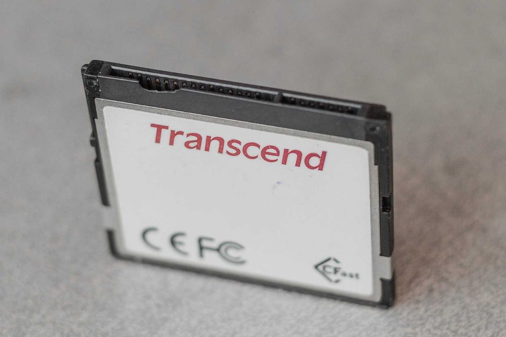 2 броя карти CFast 2.0 по 256GB (Transcend CFX650)