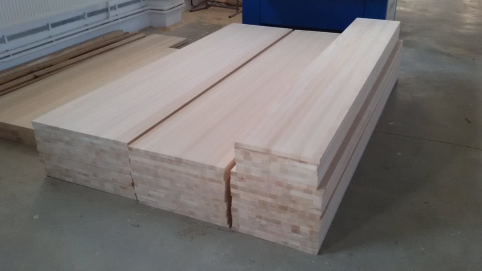 Panouri din lemn masiv de TEI pentru mobilier