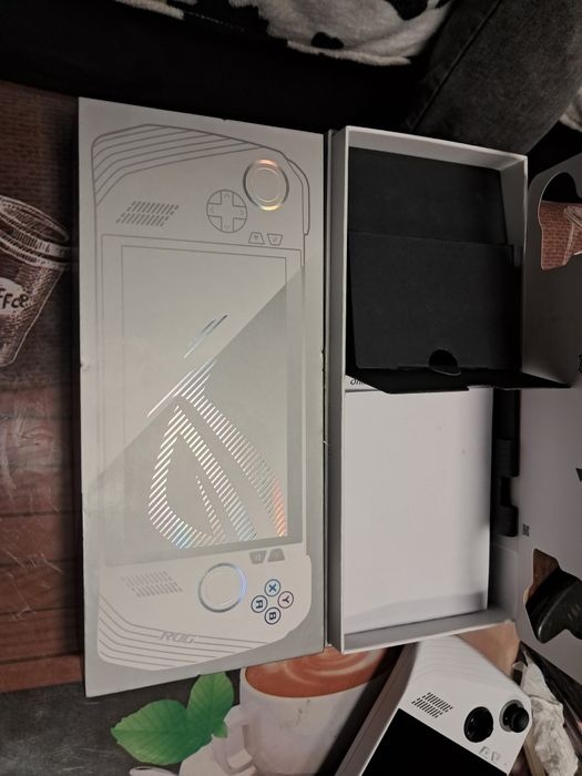 Consola gaming portabila ASUS ROG Z1 , 16GB Ram, 512GB SSD