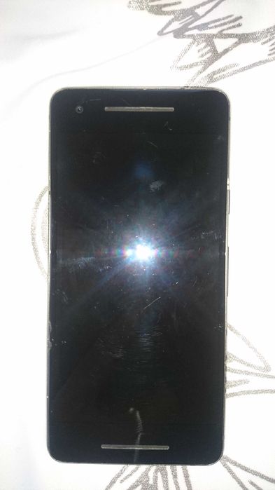 Смартфон Google Pixel 2