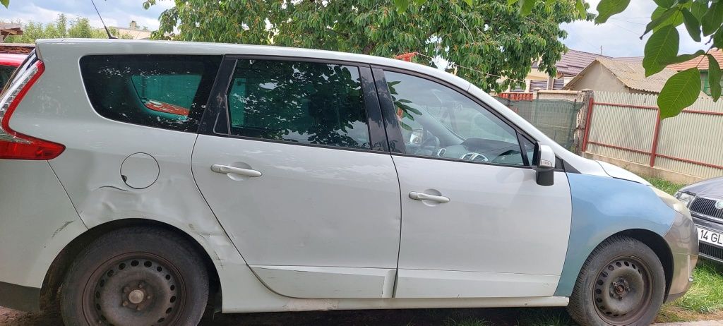 Vând Renault grand scenic 3