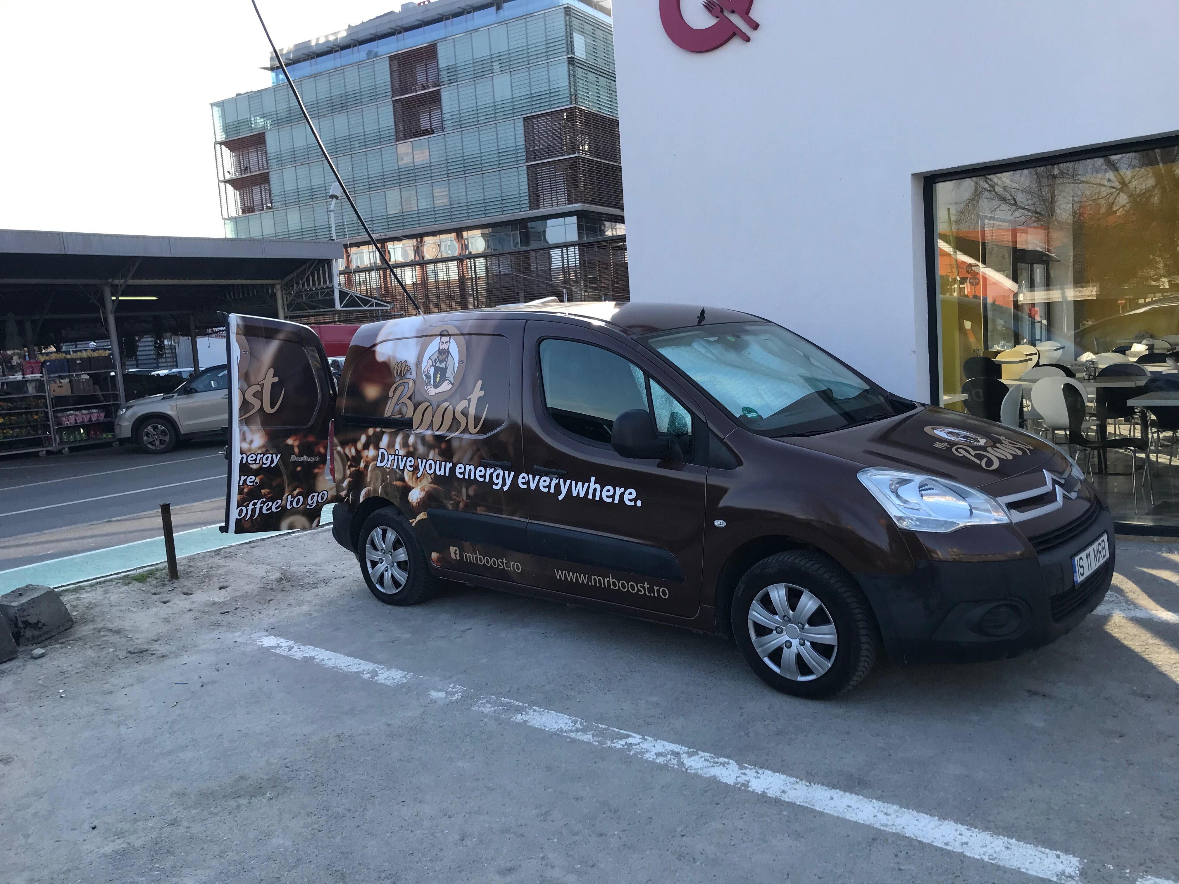 Vând vehicul comercial special amenajat pentru prepararea cafelei