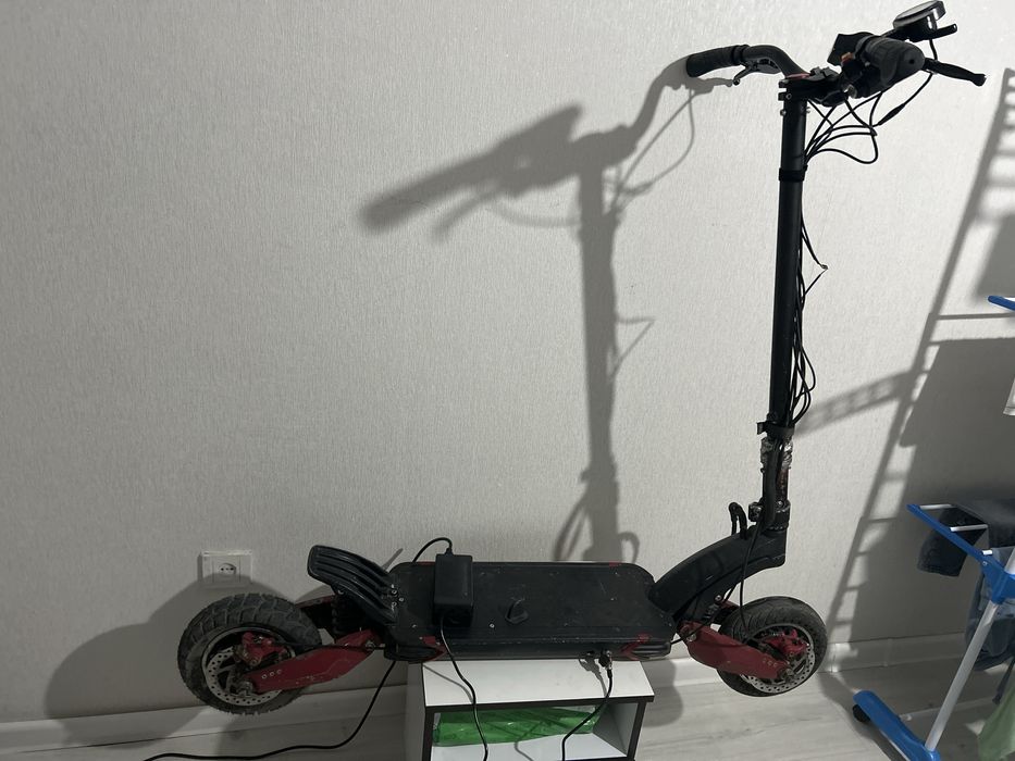 Продам электросаиокат kugoo g1