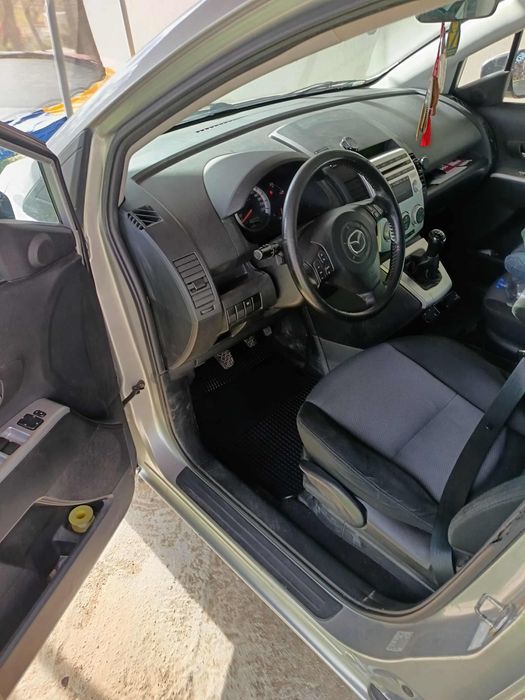 Vând Mazda 5 înmatriculată