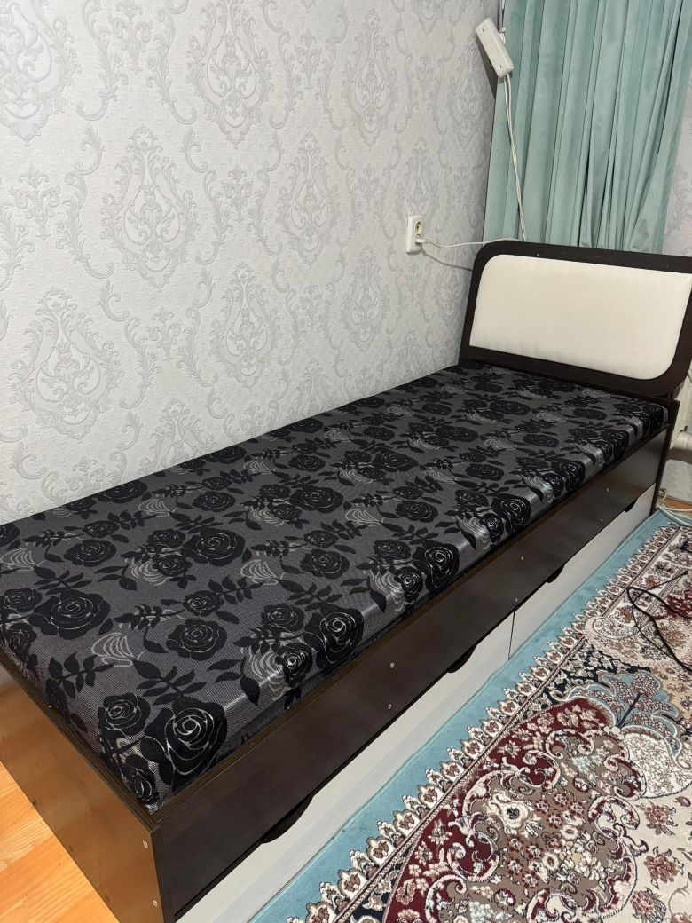 Кровать в отличном состояний