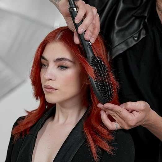 Професионална електрическа четка за изправяне на коса GHD Glide черна
