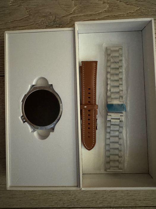 Смарт часовник чисто нов