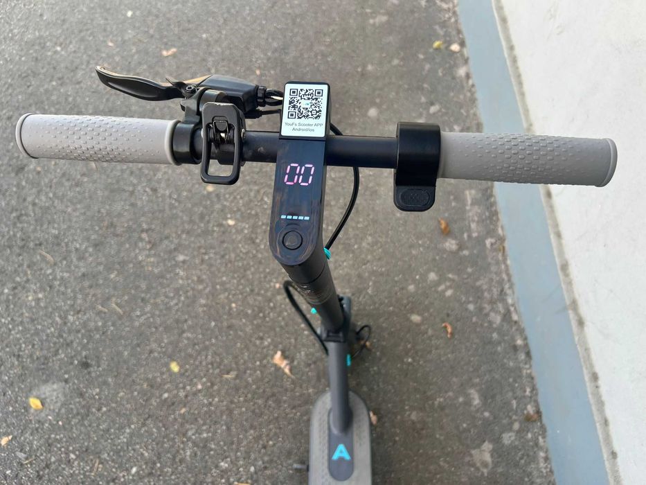 Vând trotinetă electrică Aerium T350 Pro albastră