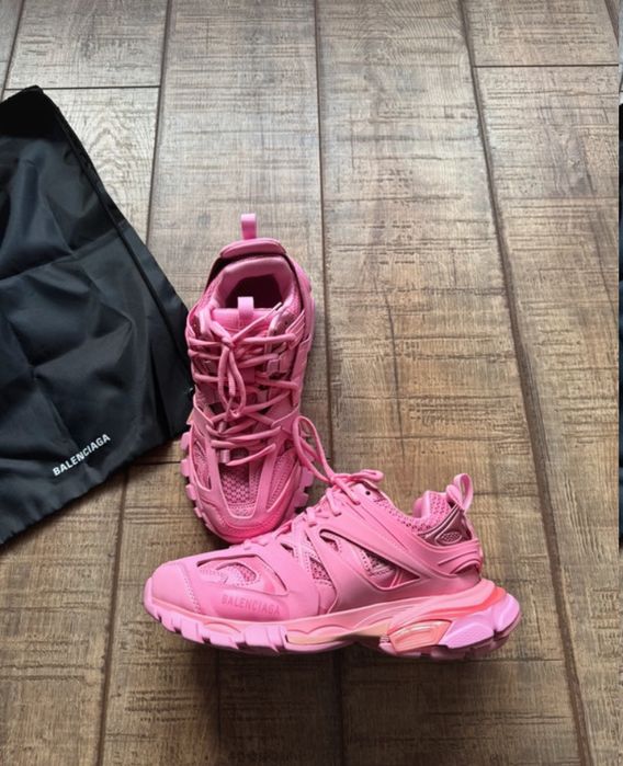 Balenciaga track pink