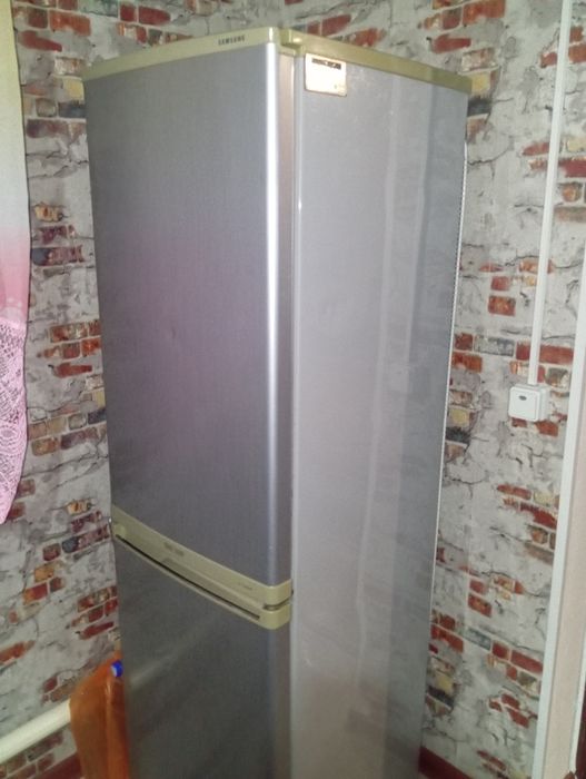 Продам холодильник рабочий