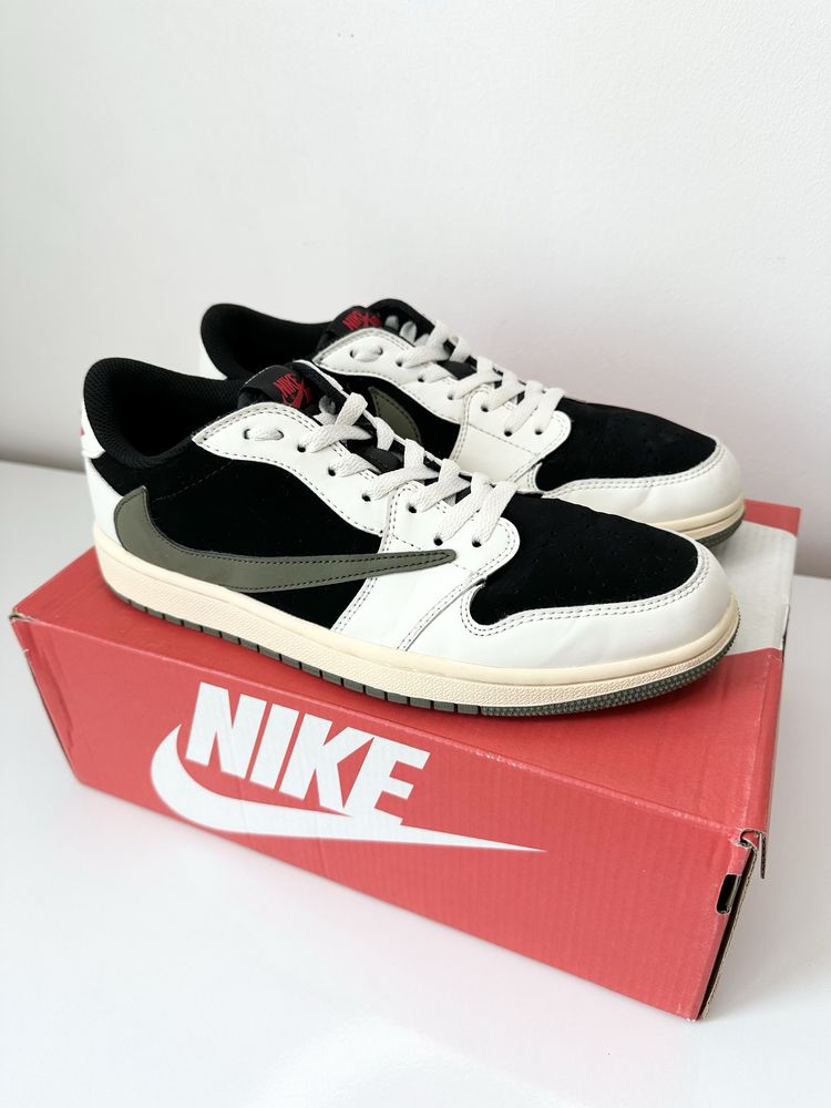 Travis Scott x Air Jordan 1 Low Oliv (42,5) Маратонки
