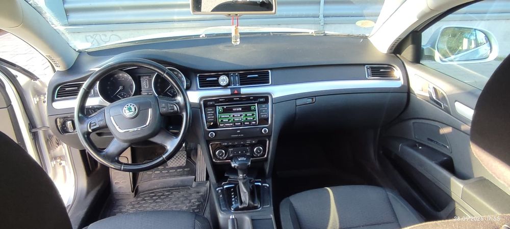 Vând Skoda Superb 2