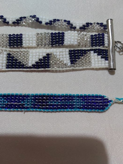 Две гривнички с маниста