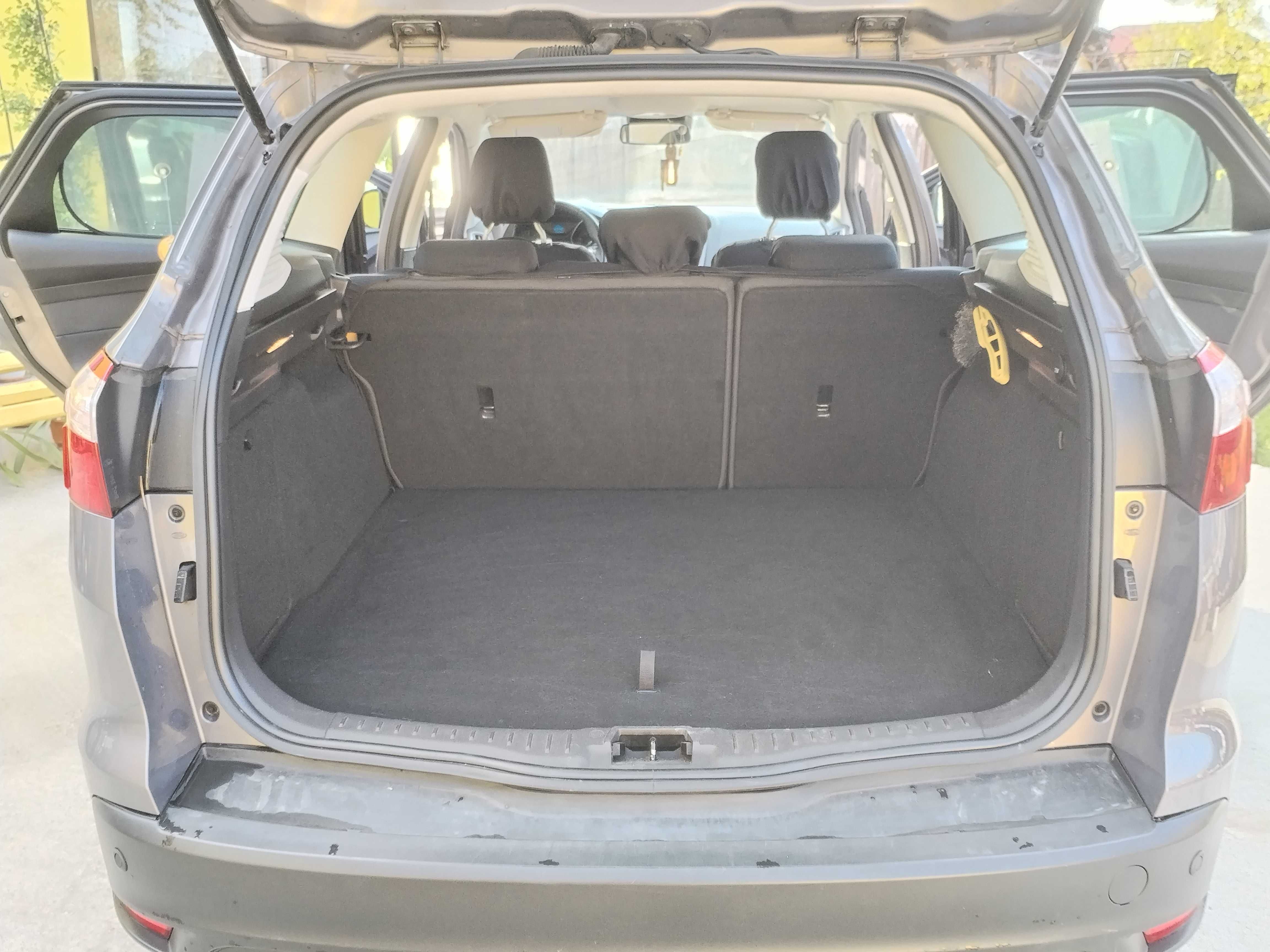 Ford focus 3, foarte bine întreținută, full dotări