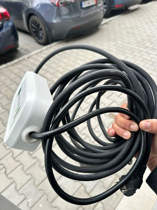 Монофазна домашна зарядна станция за ел автомобили 16А
