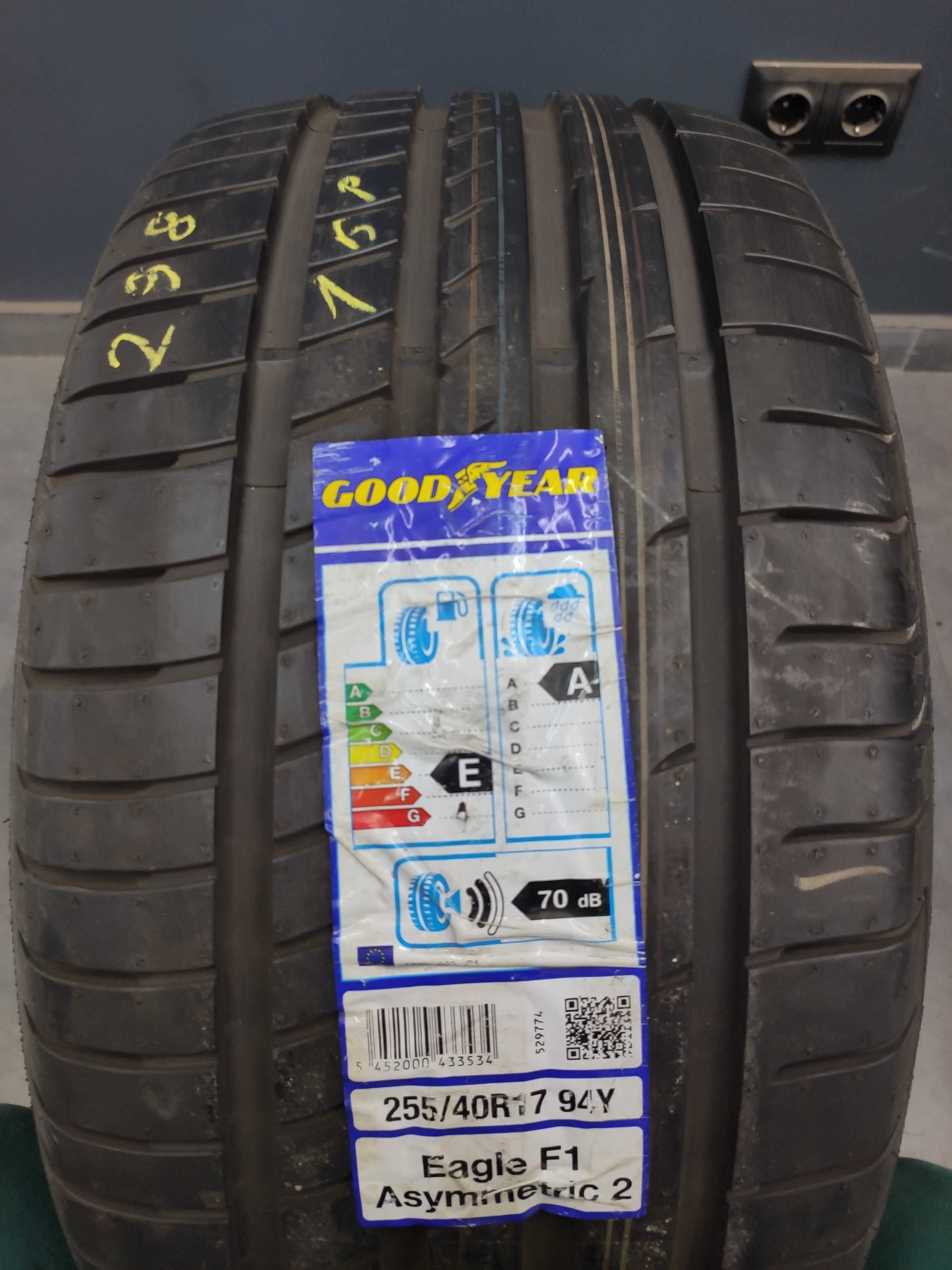 1бр Нова Лятна Гума 255 40 17 - Goodyear