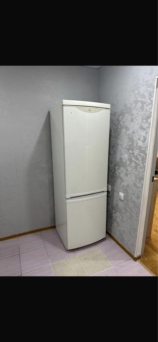 Продам хододильни и газовую плиту