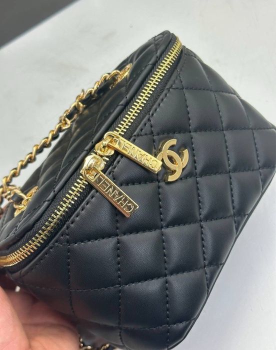 Чанти Chanel-двете са естествена кожа