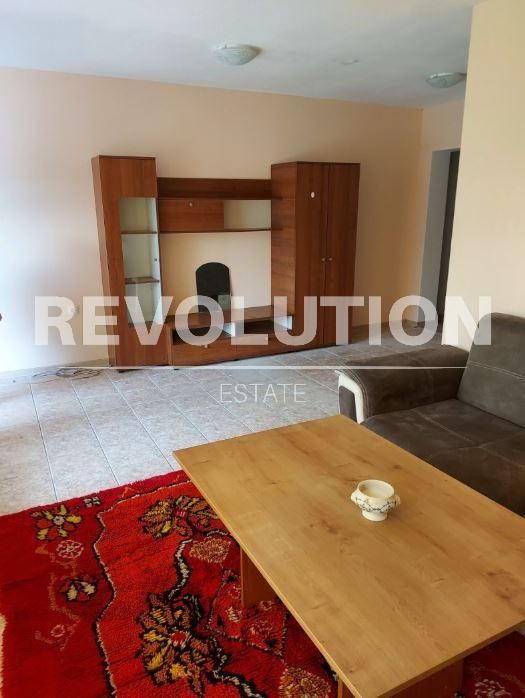 Дава се под наем Двустаен апартамент в Варна, Цветен квартал - 50 кв.м за 375 € - Снимка #1