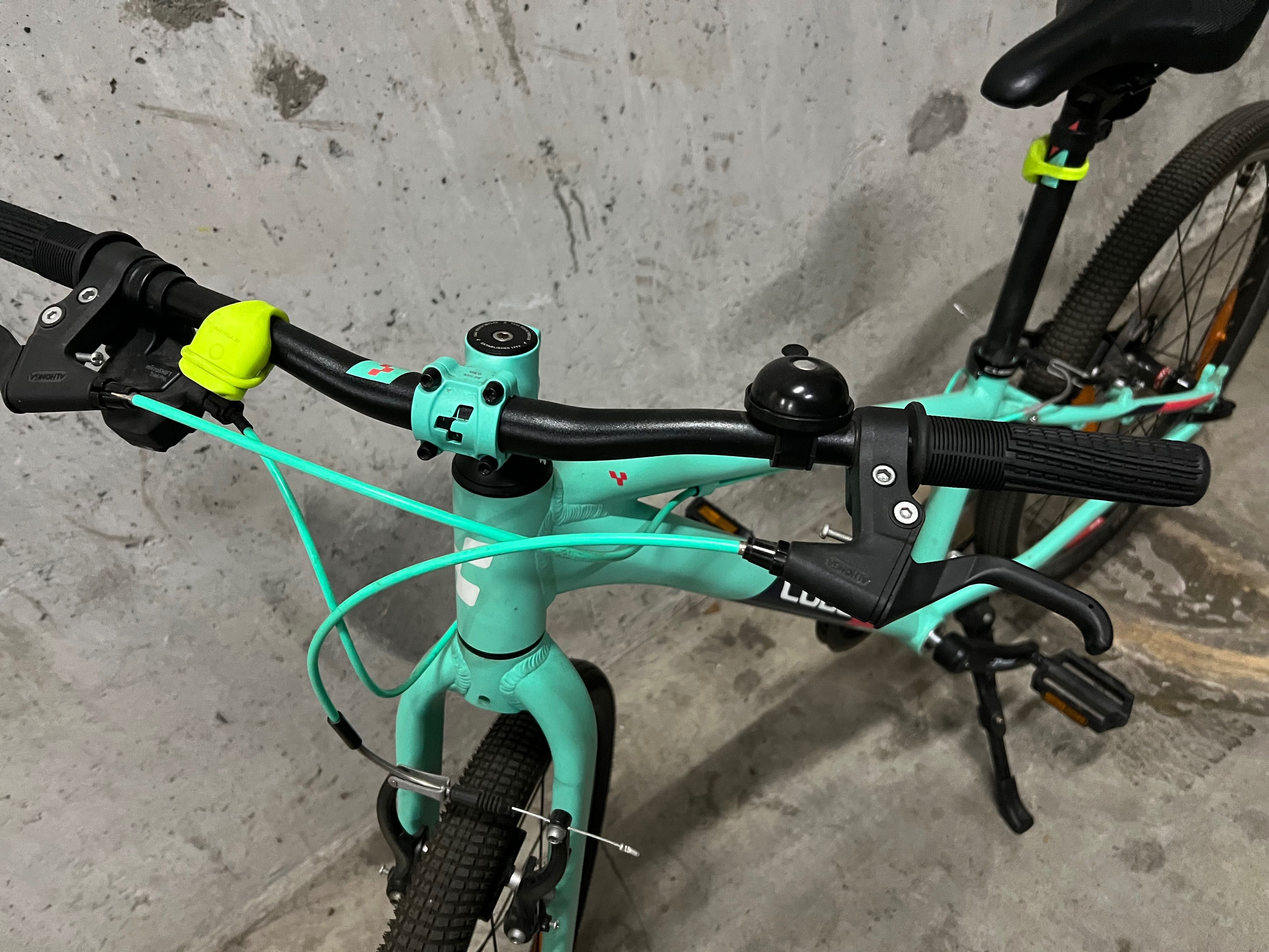 Bicicleta CUBE 240 SL