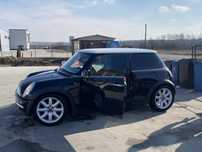 Mini Cooper 2004 /variante  cu masina in 4 usi
