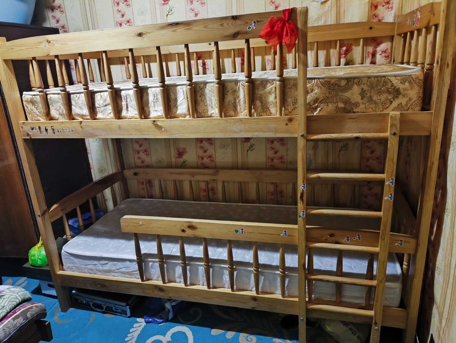 Двухъярусная кровать 200/90