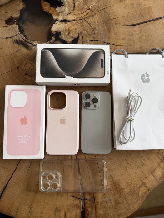 Iphone 15 Pro + 1 husa originala Apple