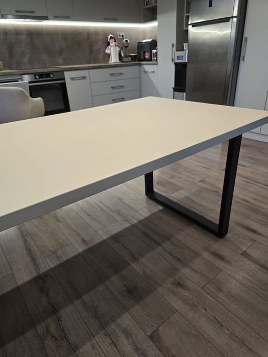 Маса за трапезария