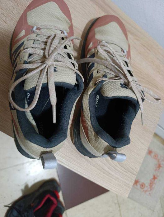 Трекинг обувки трисезонни продавам