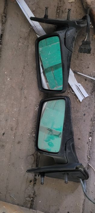Продается боковые элетро зеркала гольф 3 и тормозной вакум