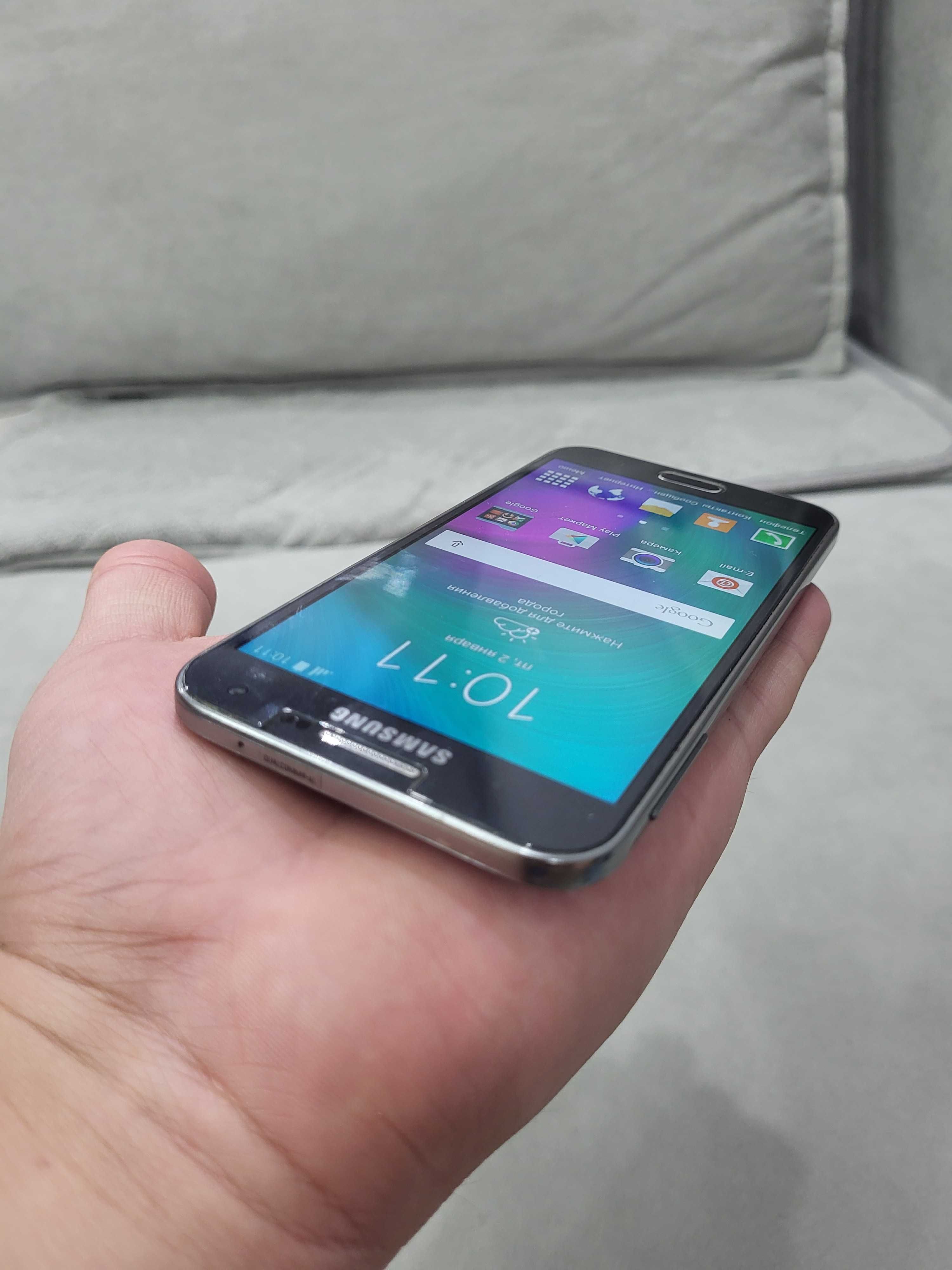 Samsung E5 в отличном состоянии