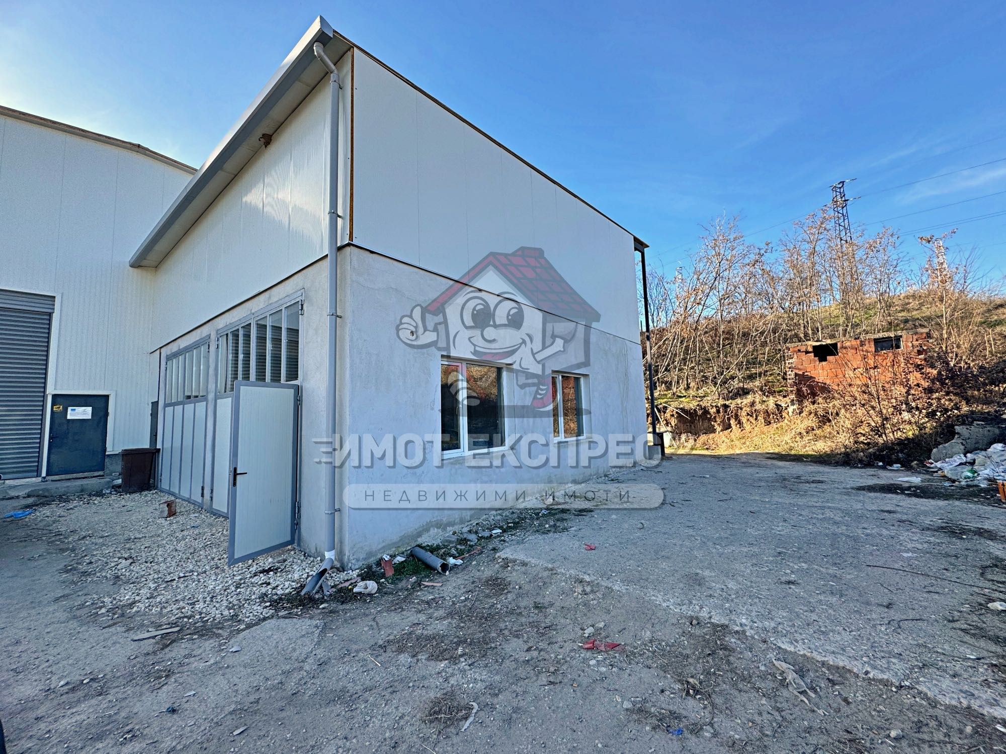 Промишлен парцел 2345кв.м, с двуетажна сграда 89кв.м, до Химик