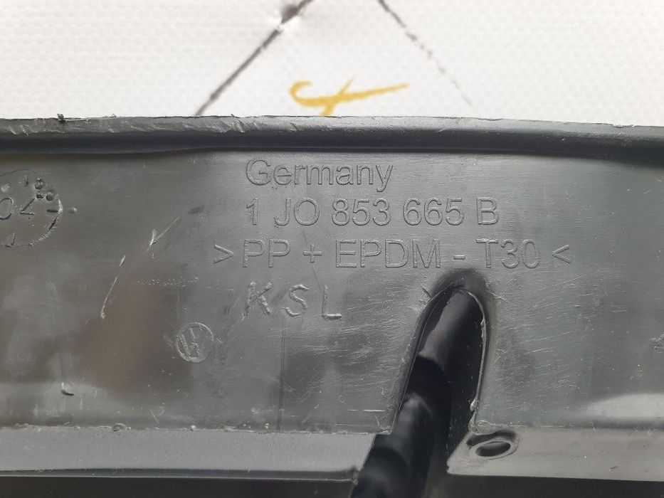 Grila stanga bara fata VOLKSWAGEN GOLF IV Variant 1J5 1999 - 2006, Break 1.9 TDI ATD, AXR  1J0853665B