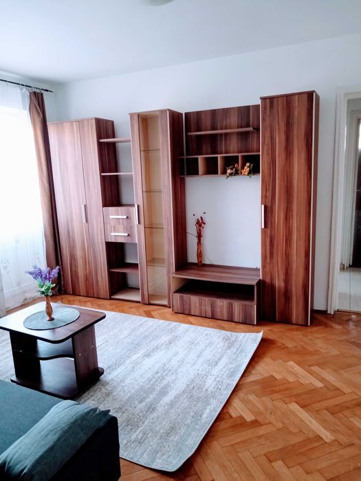 Închiriez ap. 2 camere central