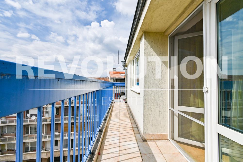 Дава се под наем Тристаен апартамент в София, Лозенец - 143 кв.м за 1000 € - Снимка #14