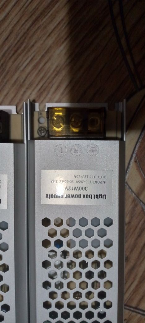 Продам 2 блока питания .