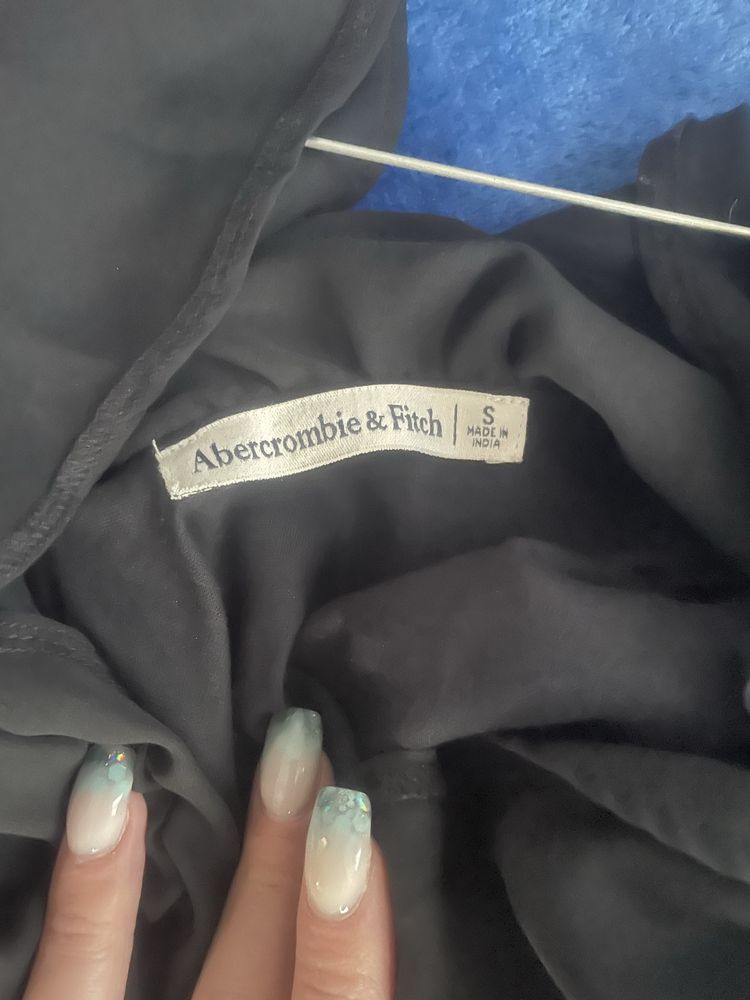 Abercrombie & fitch малка черна рокля