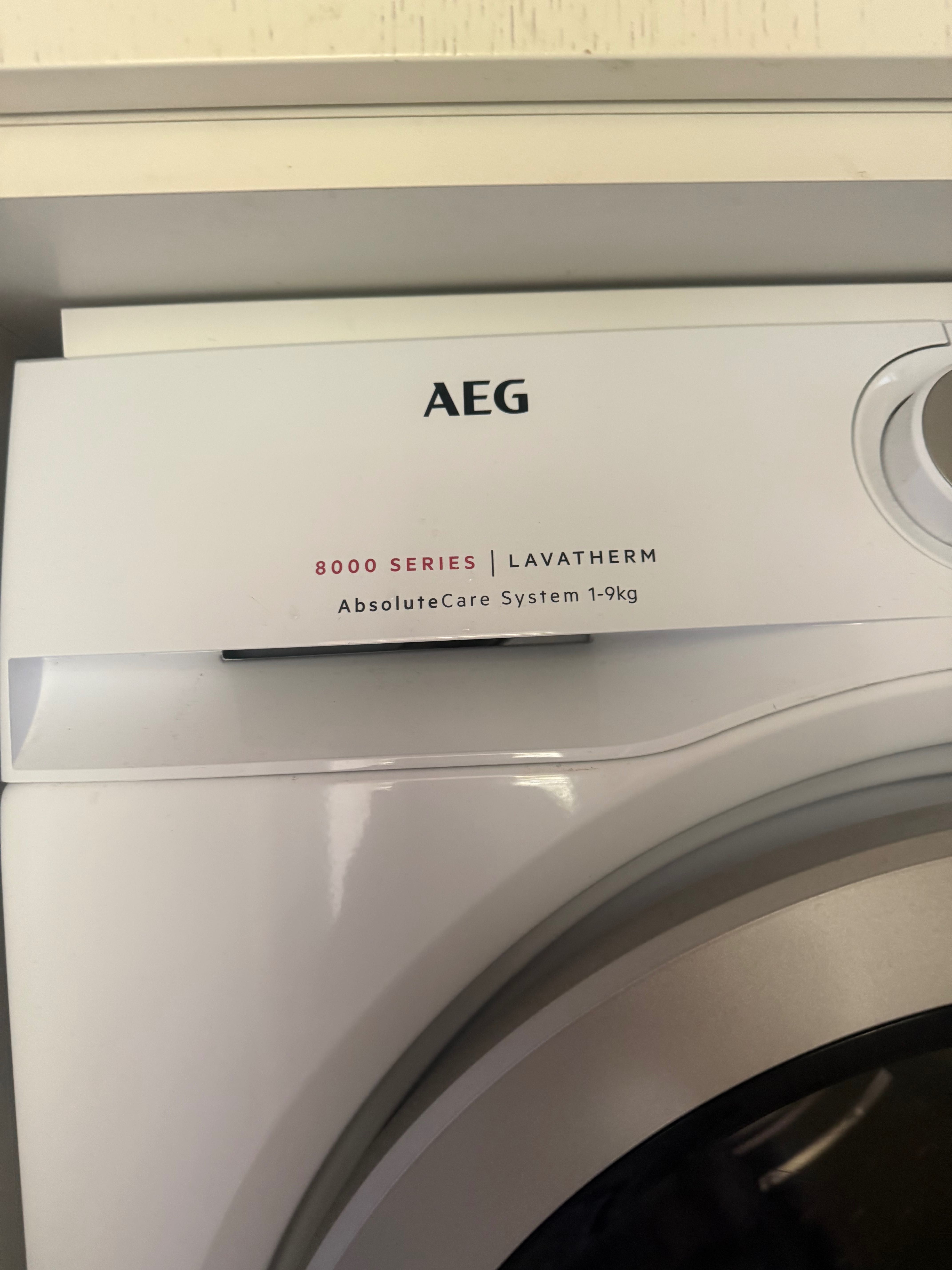 AEG инверторна сушилня