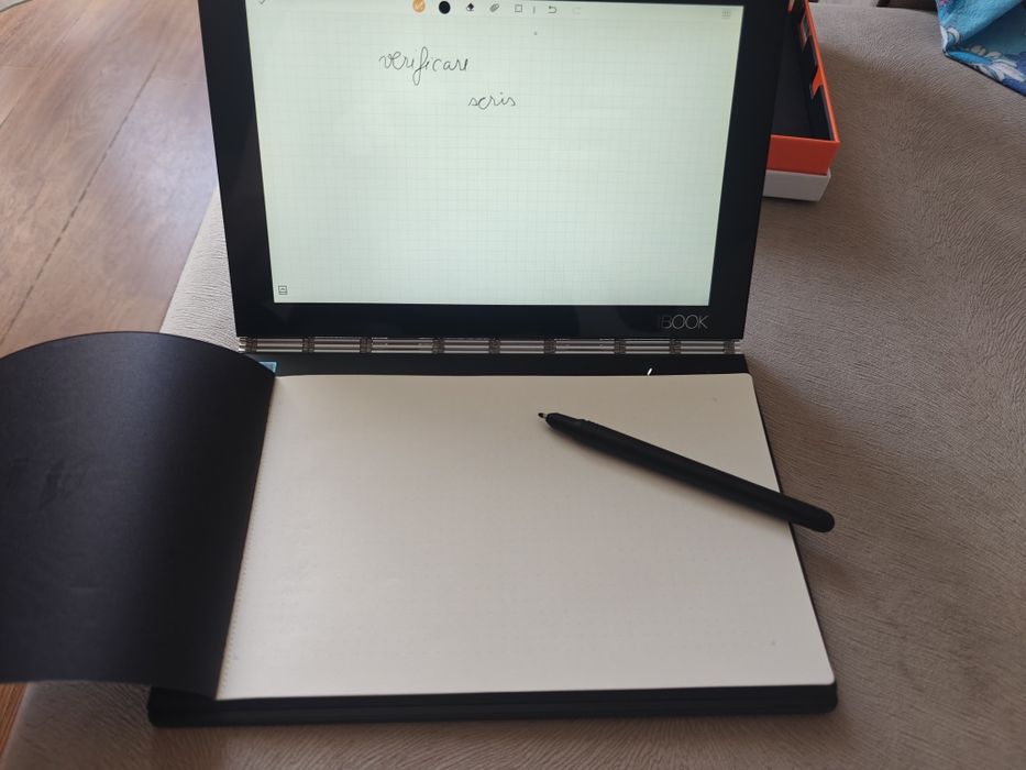 Lenovo Yoga Book YB1-X90F – Nou, varianta premium cu stylus + carnet