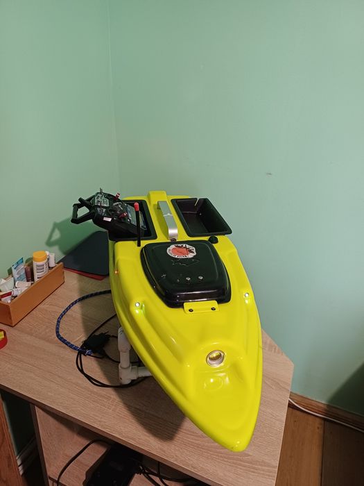 Navomodel viteza cu autopilot și sonar