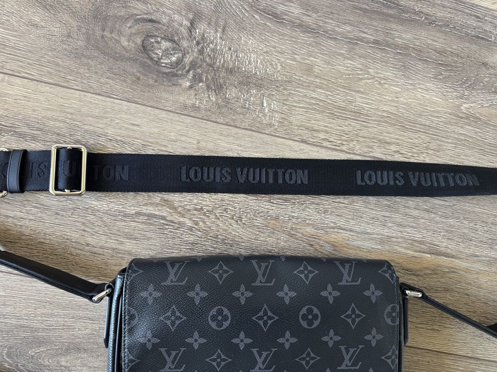 Мъжка чанта за през рамо Louis Vuitton District PM