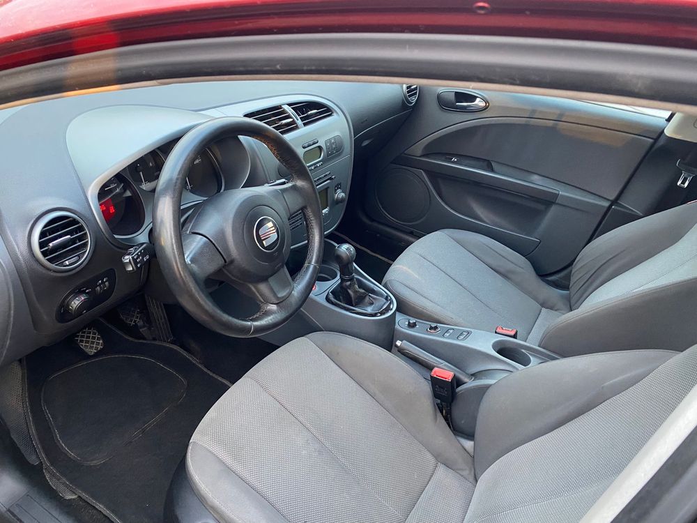 Dezmembrez Seat Leon 2.0tdi