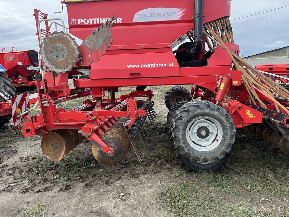 Vand semanatoare si tractor